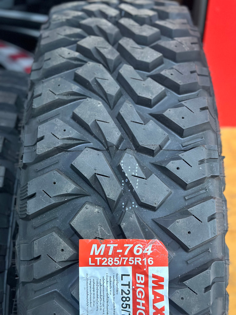 Maxxis MT764 285/75/16 10pr